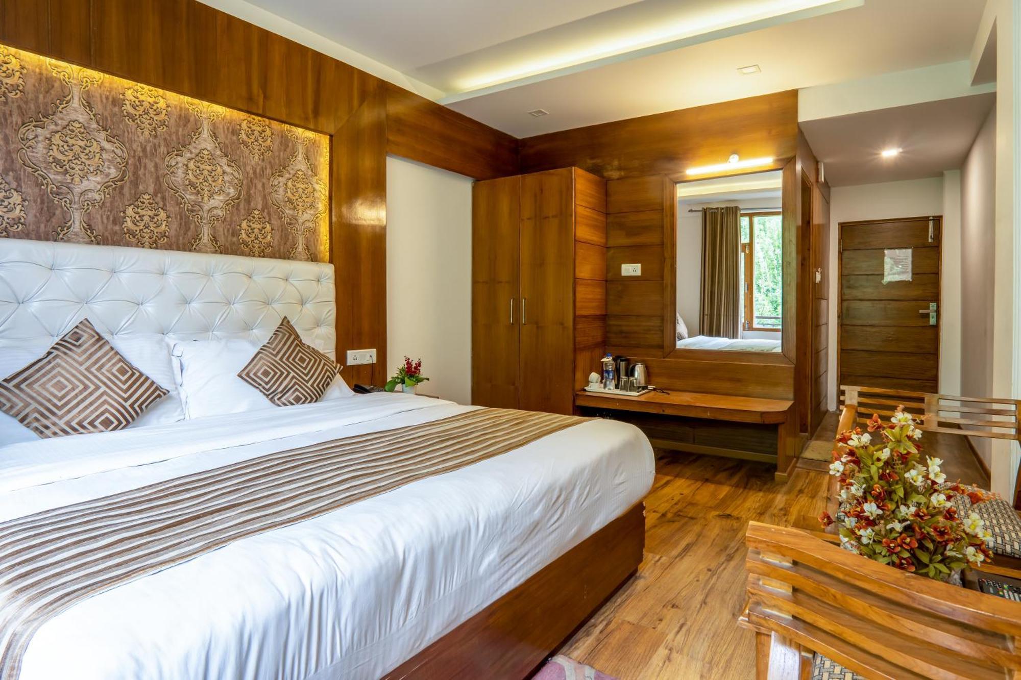 Pristine Inn Manali Eksteriør bilde